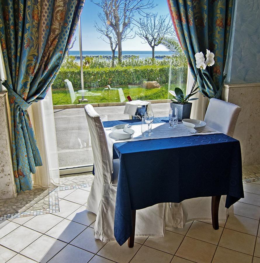 Hotel Capital Cupra Marittima Buitenkant foto